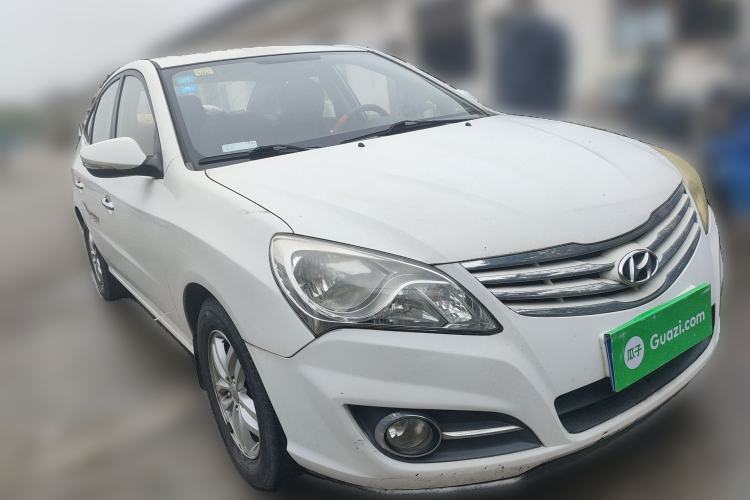 Used Hyundai Celesta 2011 1.6L Manual Luxury Model Front Right 45 Deg