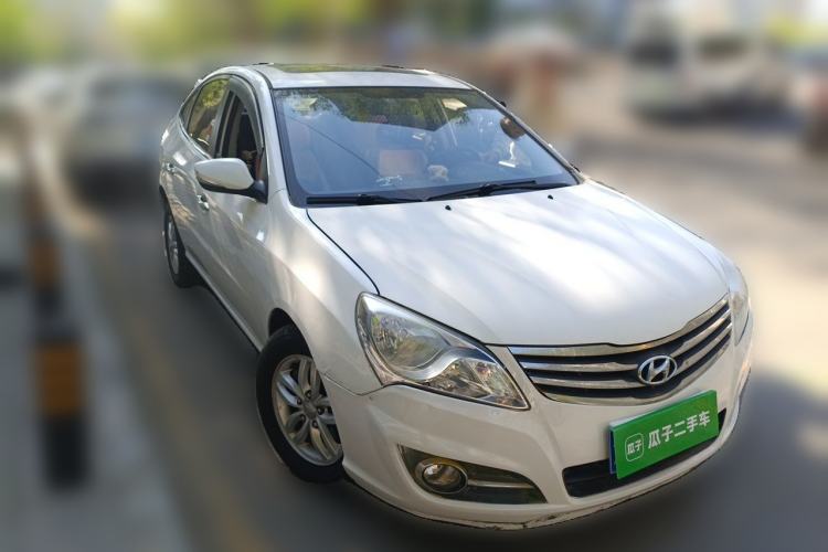 Used Hyundai Celesta 2011 1.6L Automatic Luxury Version Front Right 45 Deg