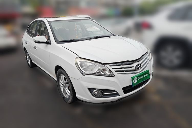 Used Hyundai Celesta 2011 1.6L Manual Luxury Model Front Right 45 Deg