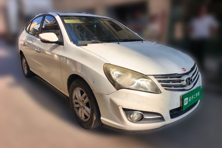 Used Hyundai Celesta 2011 1.6L Manual Luxury Model Front Right 45 Deg