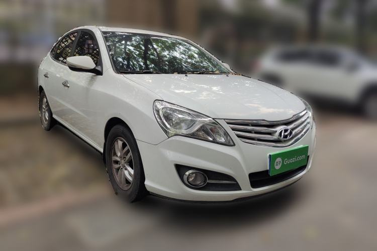 Used Hyundai Celesta 2011 1.6L Automatic Luxury Version Front Right 45 Deg
