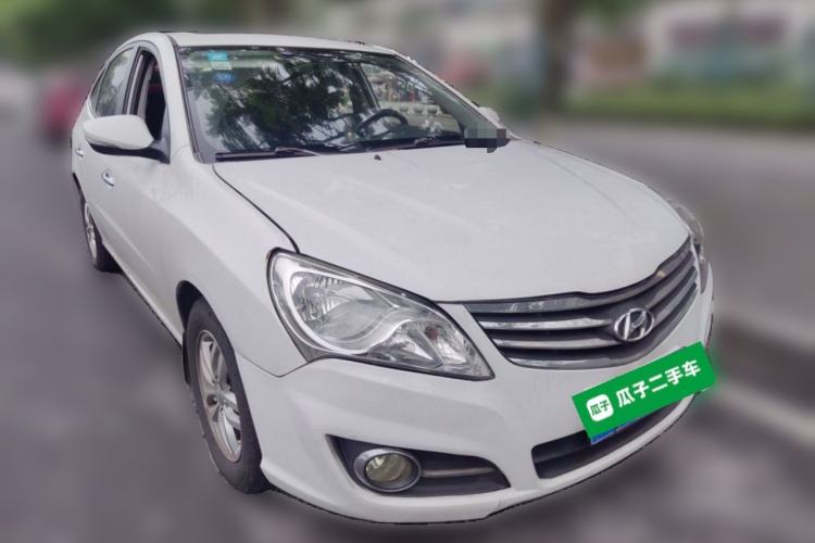 Used Hyundai Celesta 2011 1.6L Manual Luxury Model Front Right 45 Deg