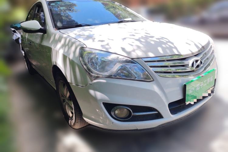 Used Hyundai Celesta 2011 1.6L Automatic Luxury Version Front Right 45 Deg
