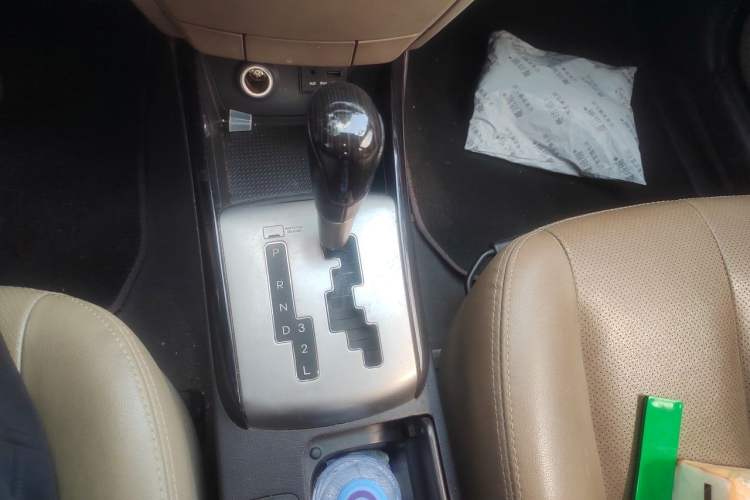 Used Hyundai Celesta 2011 1.6L Automatic Luxury Version Gear Lever