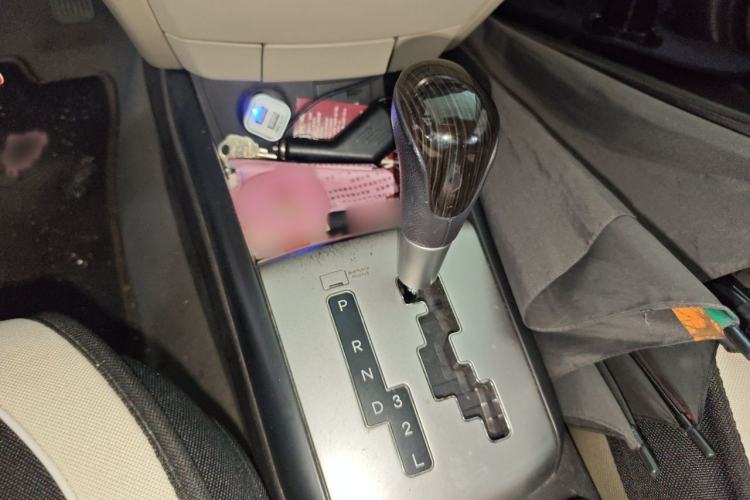 Used Hyundai Celesta 2011 1.6L Automatic Comfort Edition Gear Lever