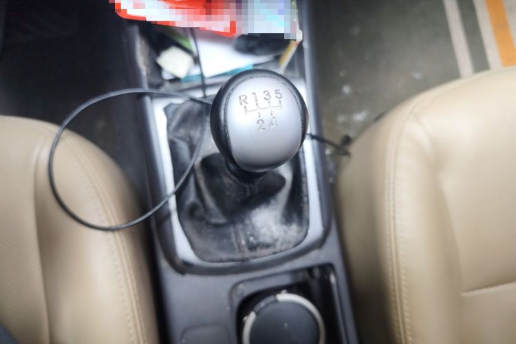 Used Hyundai Celesta 2011 1.6L Manual Comfort Edition Gear Lever
