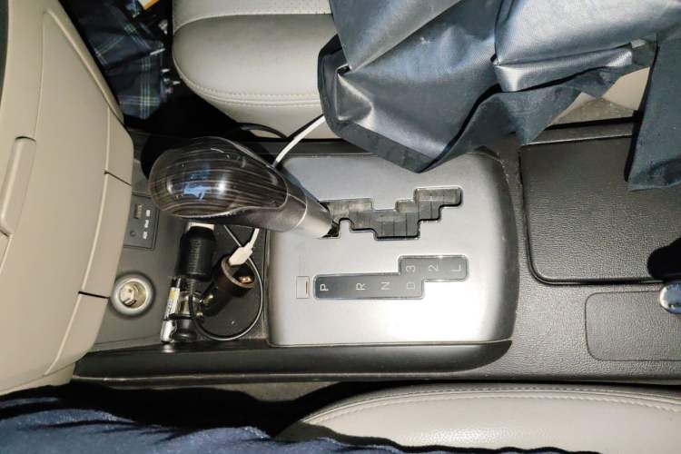 Used Hyundai Celesta 2011 1.6L Automatic Comfort Edition Gear Lever