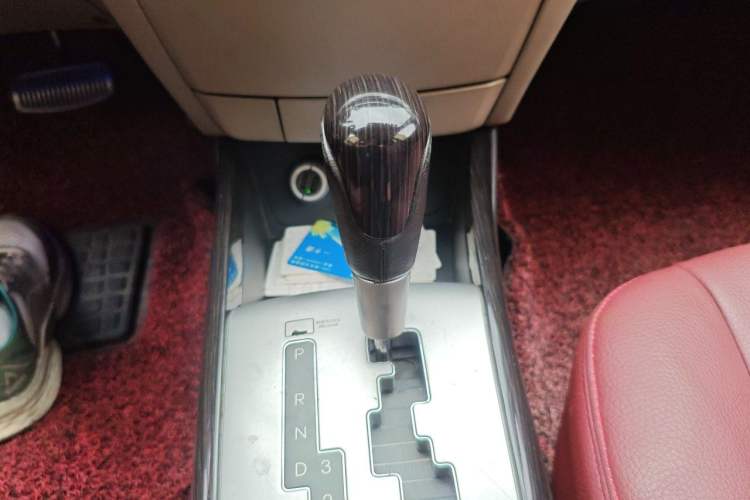 Used Hyundai Celesta 2011 1.6L Automatic Luxury Version Gear Lever