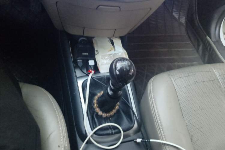 Used Hyundai Celesta 2011 1.6L Manual Luxury Model Gear Lever