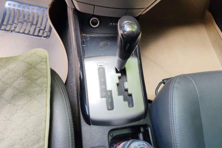 Used Hyundai Celesta 2011 1.6L Automatic Luxury Version Gear Lever