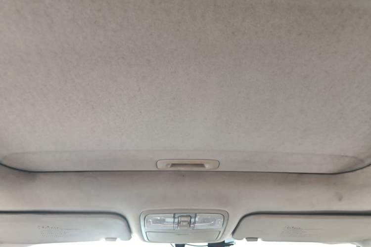 Used Hyundai Celesta 2011 1.6L Automatic Top-Tier Version Headliner
