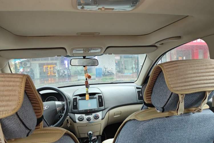 Used Hyundai Celesta 2011 1.6L Manual Luxury Model Headliner