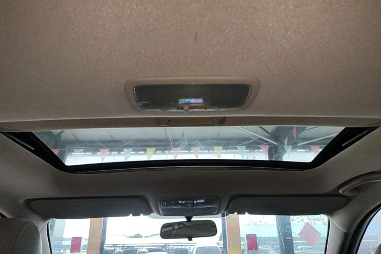 Used Hyundai Celesta 2011 1.6L Manual Luxury Model Headliner