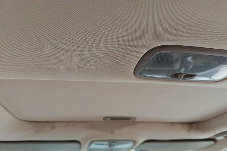 Used Hyundai Celesta 2011 1.6L Automatic Luxury Version Headliner