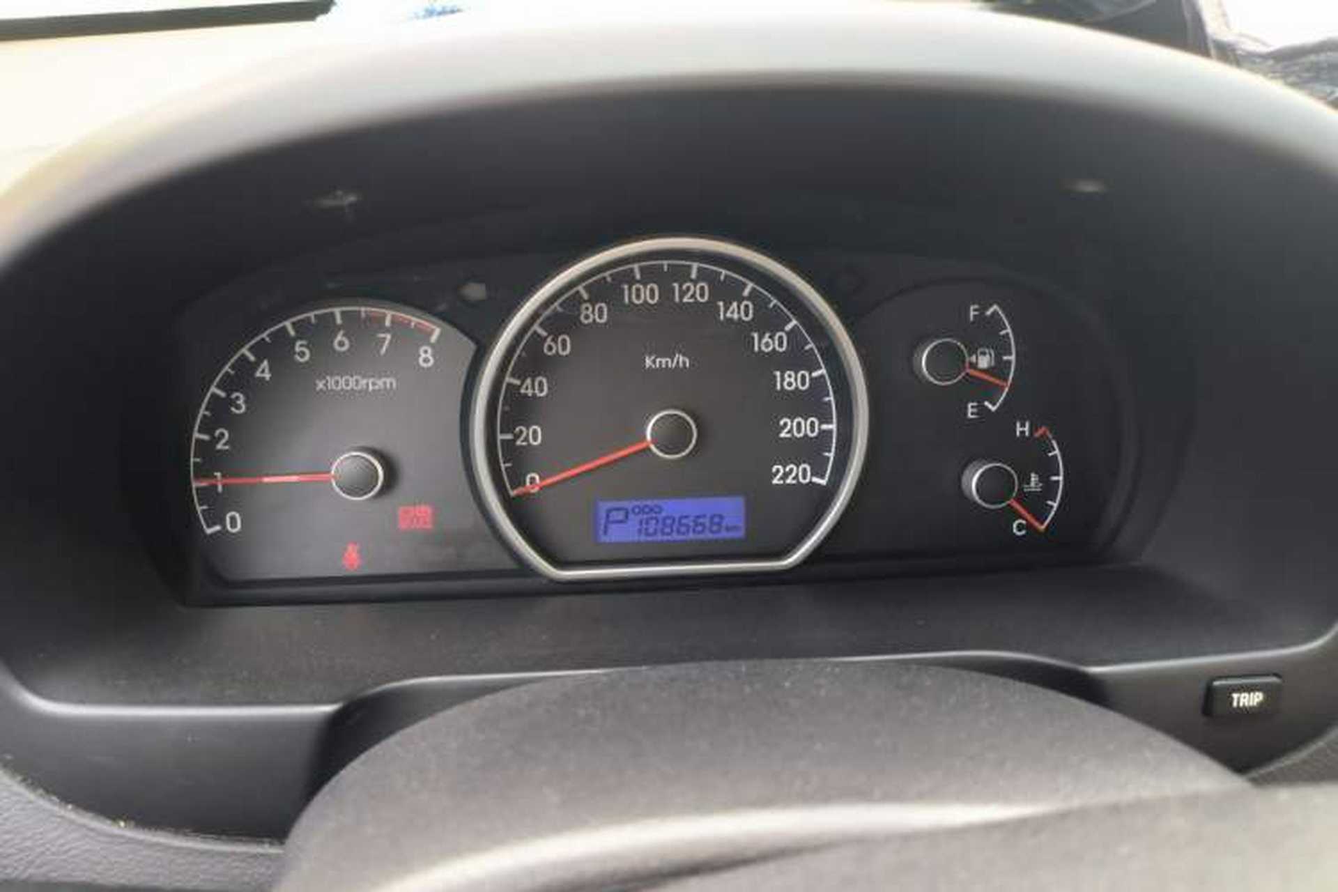 Used Hyundai Celesta 2011 1.6L Automatic Comfort Edition Instrument Cluster