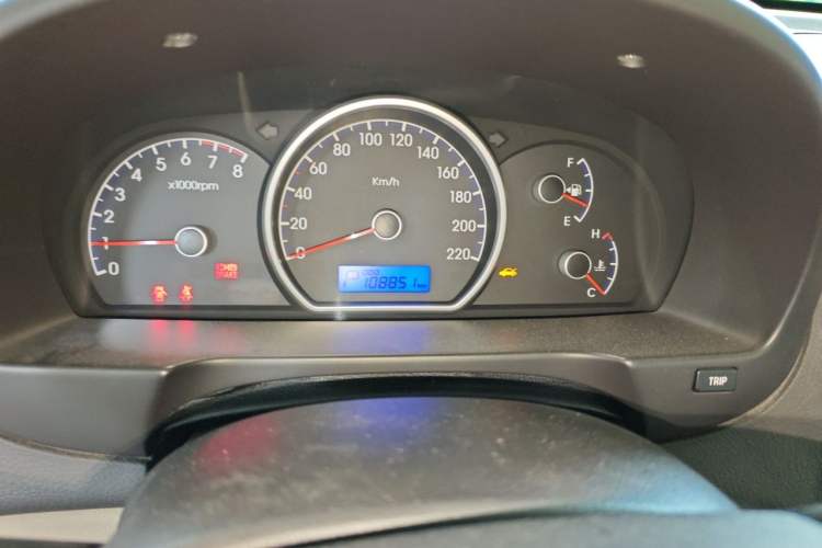 Used Hyundai Celesta 2011 1.6L Automatic Comfort Edition Instrument Cluster