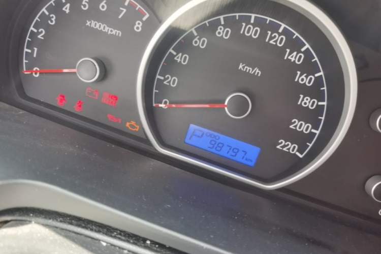 Used Hyundai Celesta 2011 1.6L Automatic Comfort Edition Instrument Cluster