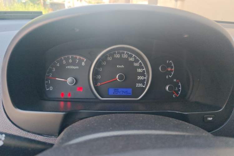 Used Hyundai Celesta 2011 1.6L Manual Comfort Edition Instrument Cluster