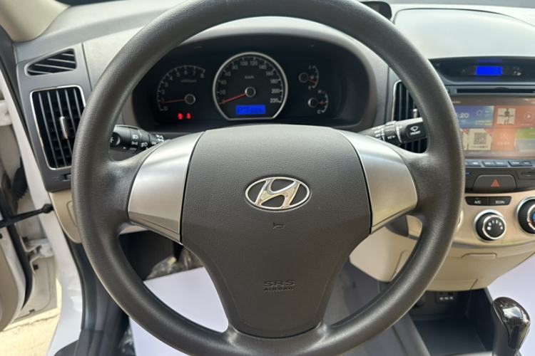 Used Hyundai Celesta 2011 1.6L Automatic Comfort Edition Interior 1