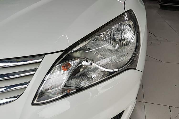Used Hyundai Celesta 2011 1.6L Manual Luxury Model Left Front Headlight