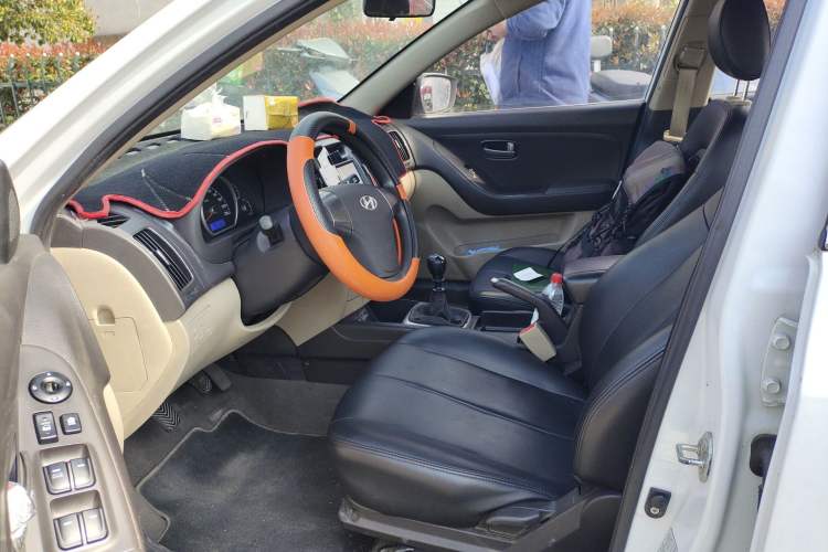 Used Hyundai Celesta 2011 1.6L Manual Luxury Model Left Front Seat