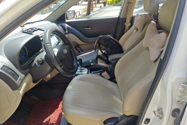 Used Hyundai Celesta 2011 1.6L Automatic Comfort Edition Left Front Seat