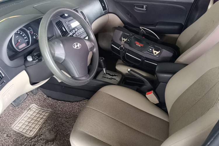 Used Hyundai Celesta 2011 1.6L Automatic Comfort Edition Left Front Seat