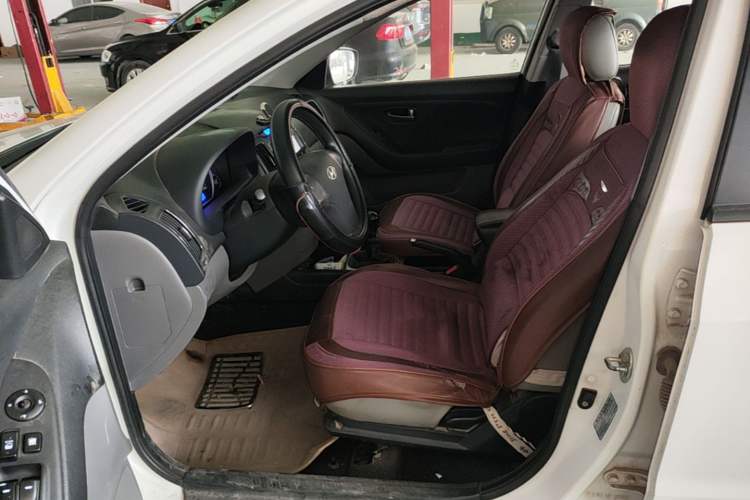 Used Hyundai Celesta 2011 1.6L Manual Comfort Edition Left Front Seat