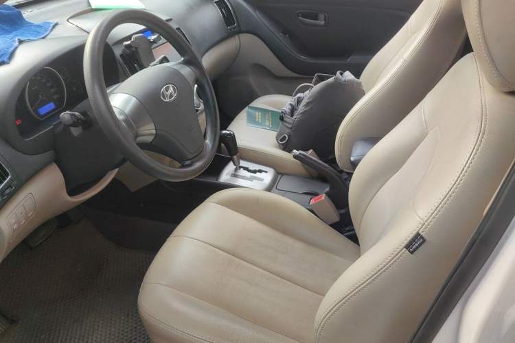 Used Hyundai Celesta 2011 1.6L Automatic Comfort Edition Left Front Seat