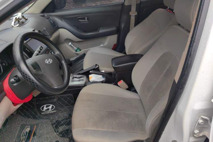 Used Hyundai Celesta 2011 1.6L Automatic Comfort Edition Left Front Seat