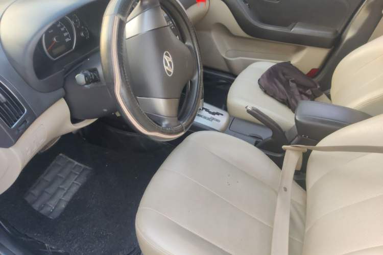 Used Hyundai Celesta 2011 1.6L Automatic Comfort Edition Left Front Seat