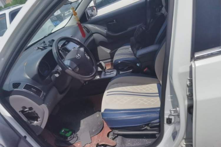 Used Hyundai Celesta 2011 1.6L Automatic Comfort Edition Left Front Seat
