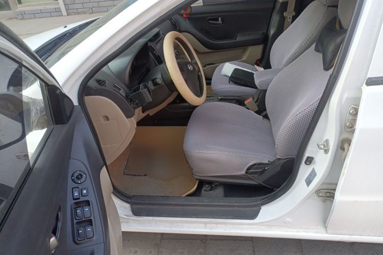 Used Hyundai Celesta 2011 1.6L Automatic Comfort Edition Left Front Seat