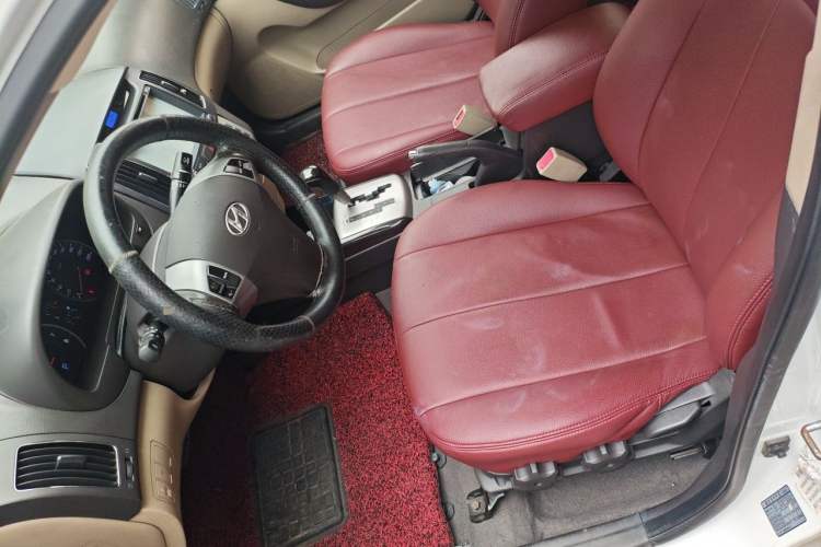Used Hyundai Celesta 2011 1.6L Automatic Luxury Version Left Front Seat