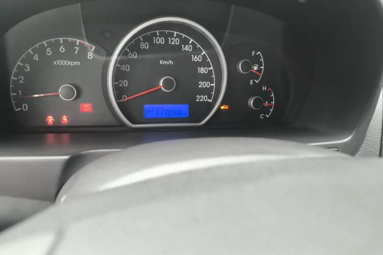 Used Hyundai Celesta 2011 1.6L Automatic Comfort Edition Odometer Close Up