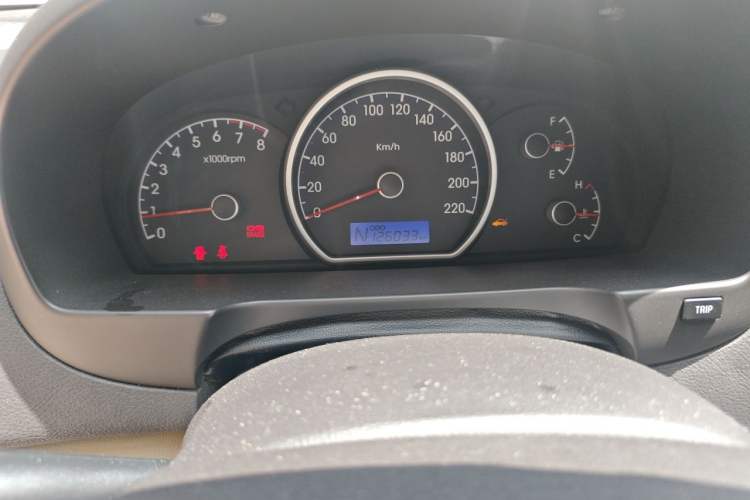 Used Hyundai Celesta 2011 1.6L Automatic Comfort Edition Odometer Close Up