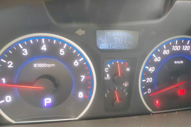 Used Hyundai Celesta 2011 1.6L Automatic Luxury Version Odometer Close Up
