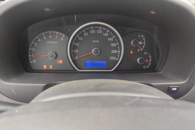 Used Hyundai Celesta 2011 1.6L Manual Comfort Edition Odometer Close Up