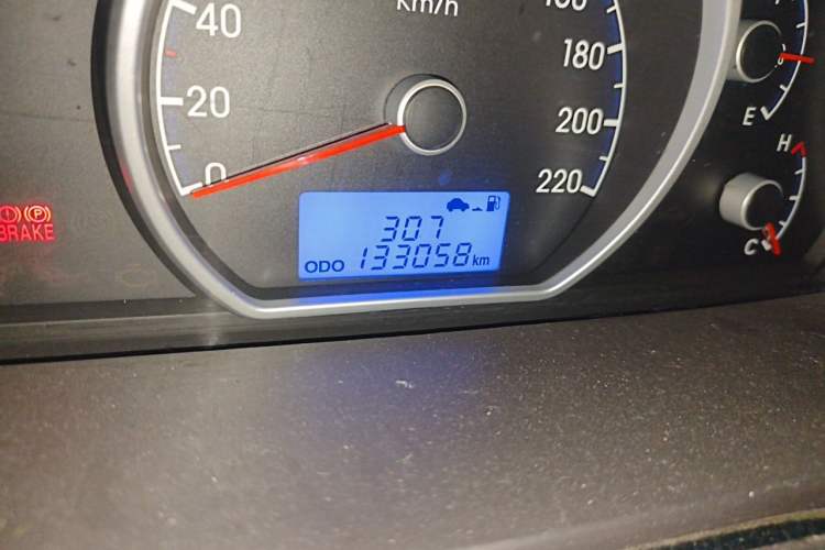 Used Hyundai Celesta 2011 1.6L Manual Luxury Model Odometer Close Up