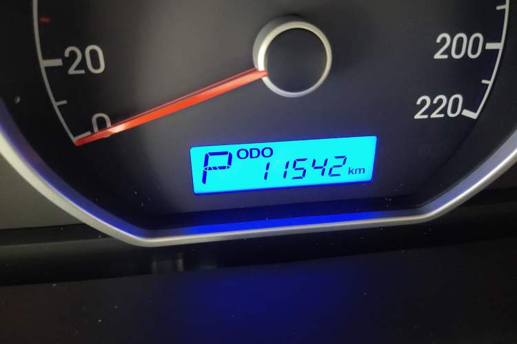 Used Hyundai Celesta 2011 1.6L Automatic Comfort Edition Odometer Close Up