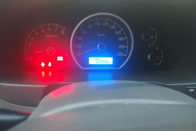 Used Hyundai Celesta 2011 1.6L Manual Comfort Edition Odometer Close Up