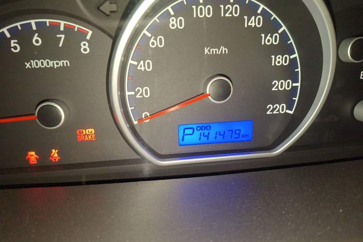 Used Hyundai Celesta 2011 1.6L Automatic Comfort Edition Odometer Close Up