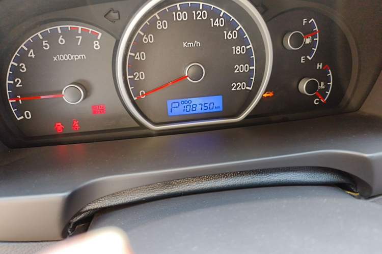 Used Hyundai Celesta 2011 1.6L Automatic Comfort Edition Odometer Close Up