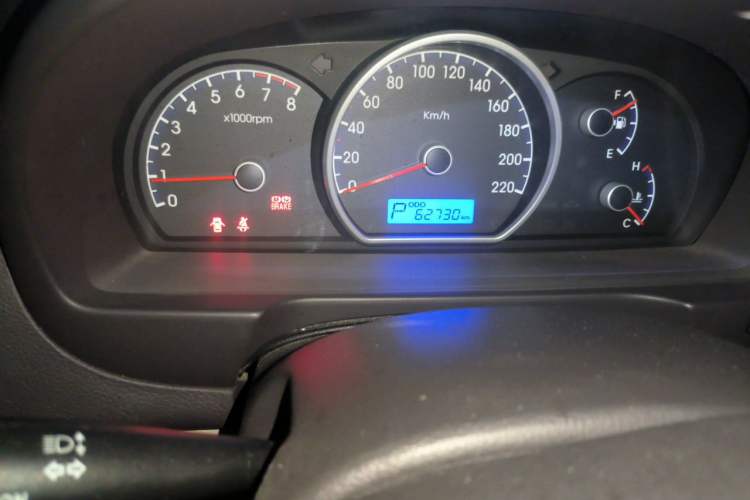 Used Hyundai Celesta 2011 1.6L Automatic Comfort Edition Odometer Close Up