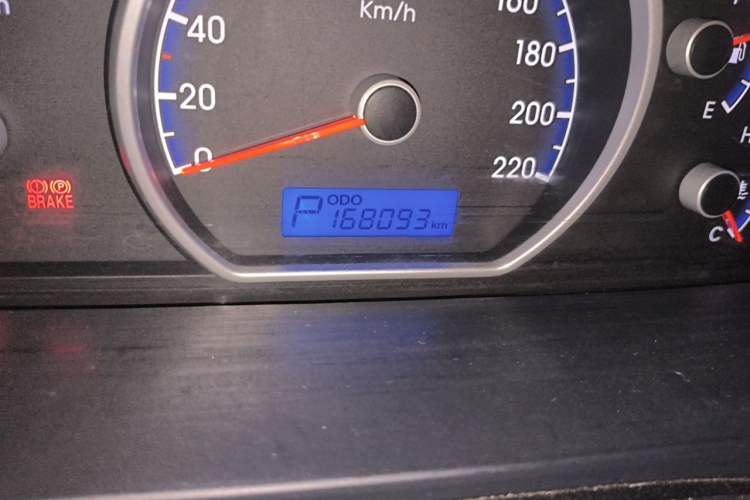 Used Hyundai Celesta 2011 1.6L Automatic Comfort Edition Odometer Close Up