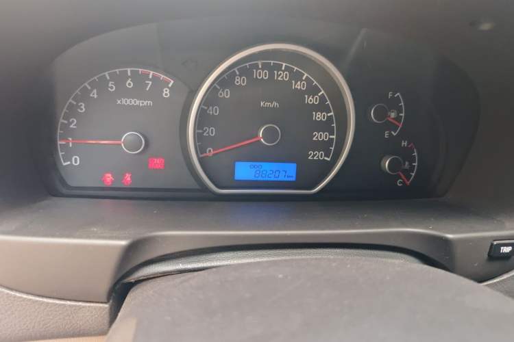 Used Hyundai Celesta 2011 1.6L Manual Comfort Edition Odometer Close Up
