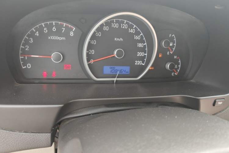 Used Hyundai Celesta 2011 1.6L Manual Comfort Edition Odometer Close Up