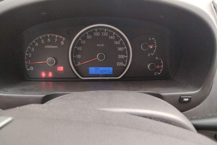 Used Hyundai Celesta 2011 1.6L Manual Comfort Edition Odometer Close Up