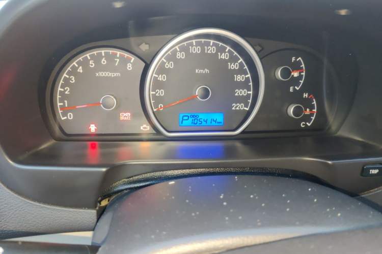 Used Hyundai Celesta 2011 1.6L Automatic Comfort Edition Odometer Close Up