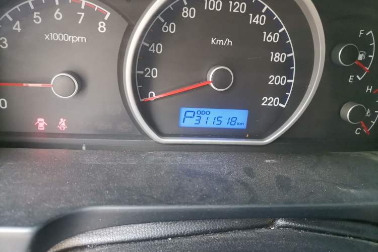 Used Hyundai Celesta 2011 1.6L Automatic Comfort Edition Odometer Close Up